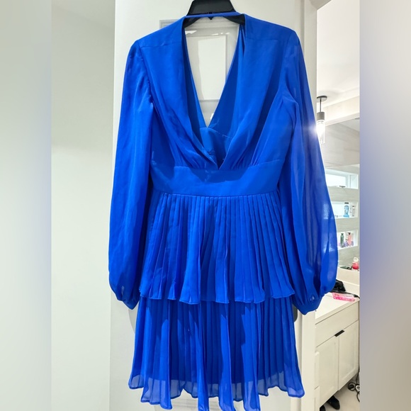 Dress - Picture 2 of 3